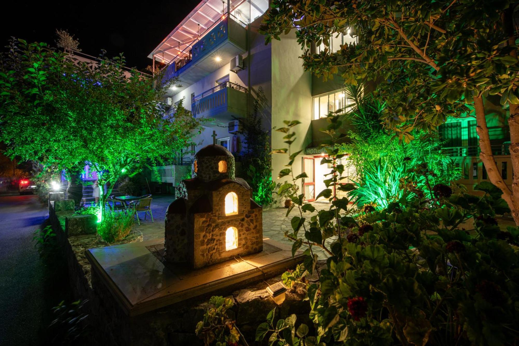 Labyrinth Hotel ゲオルギオポリス エクステリア 写真